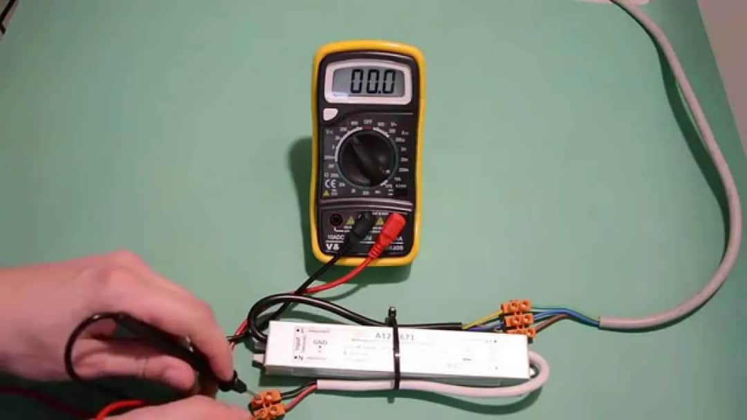 Jak zmierzyć prąd miernikiem - uniknij błędów i mierz skutecznie