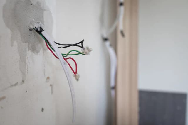 Jak nauczyć się elektryki i uniknąć najczęstszych błędów w nauce