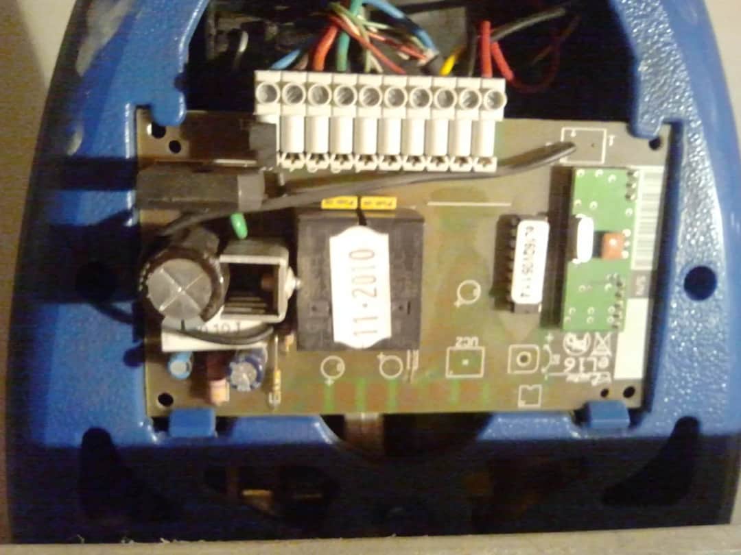 Jaki bezpiecznik do napędu bramy? Wybierz bezpiecznie i skutecznie