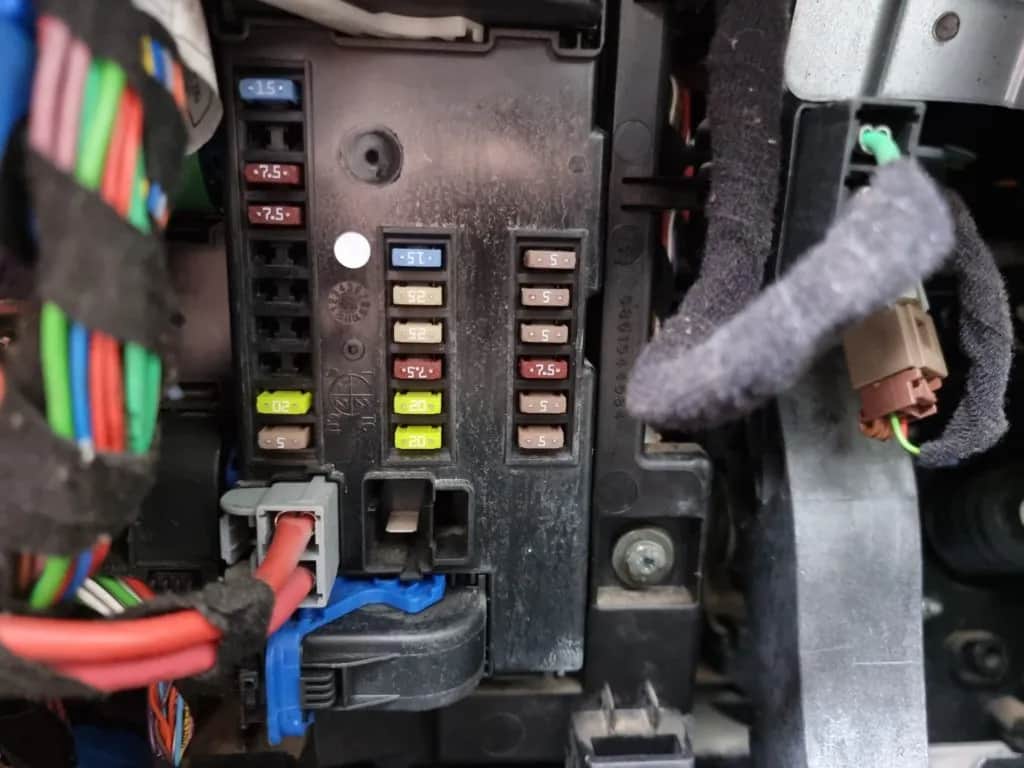 Gdzie są bezpieczniki w Iveco Daily? Oto wszystko, co musisz wiedzieć