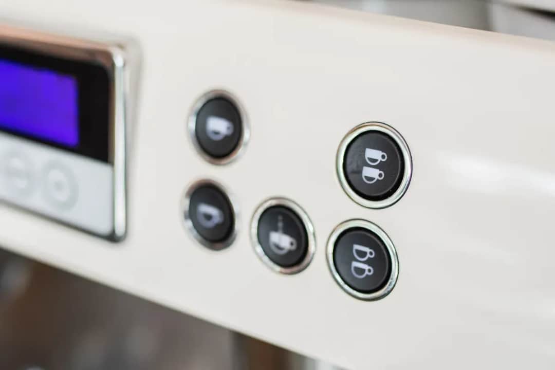 Ile prądu pobiera ekspres do kawy? Sprawdź, ile zapłacisz za energię