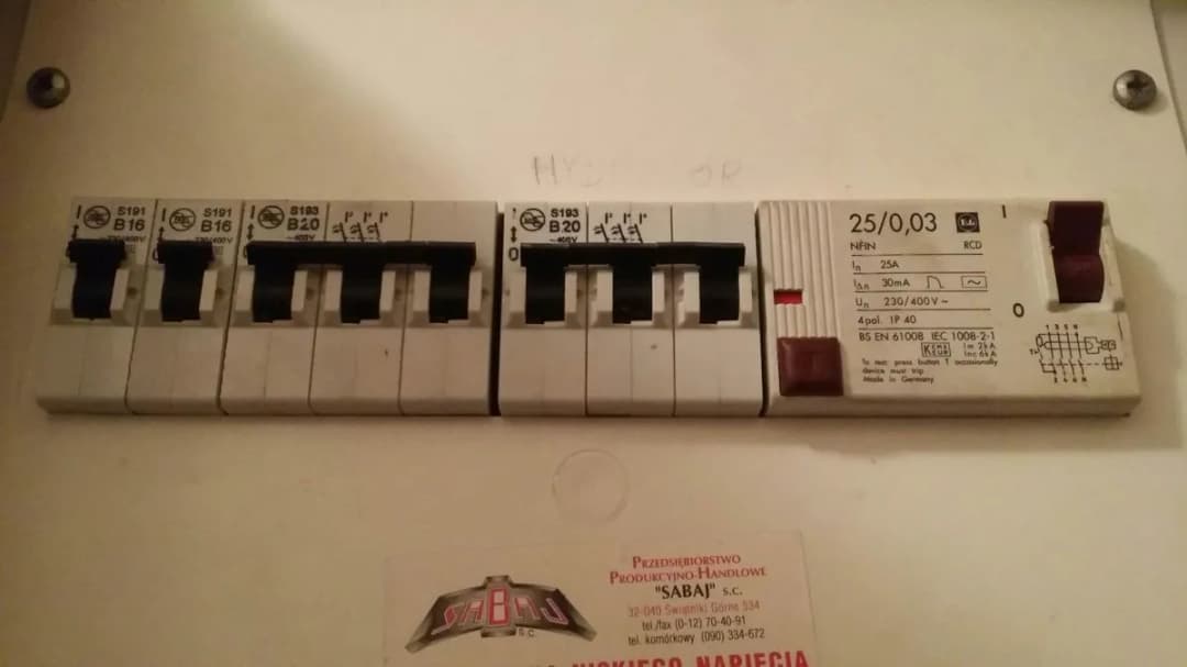 Bezpiecznik B20 ile kW? Sprawdź, co musisz wiedzieć o mocy