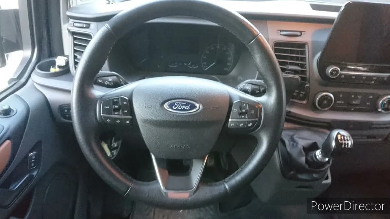 Gdzie są bezpieczniki w Fordzie Transit? Znajdź je łatwo i szybko