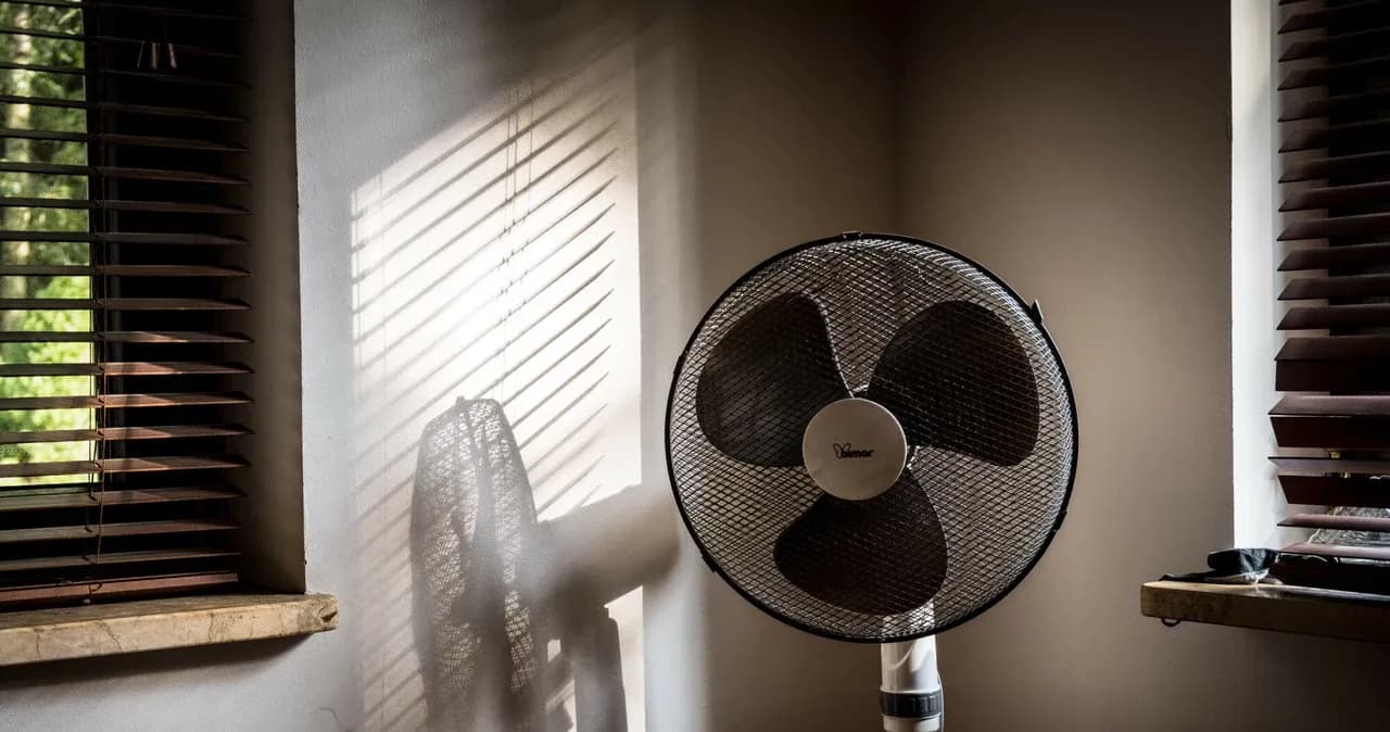 Ile prądu pobiera wiatrak? Zaskakujące fakty o zużyciu energii