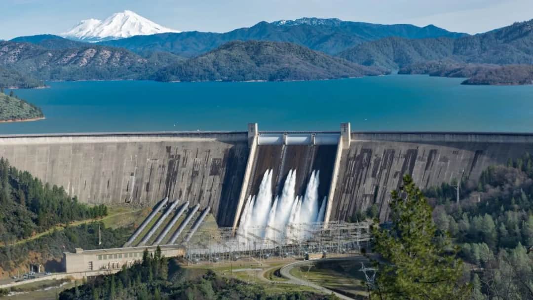 Jak działa elektrownia wodna - sekrety efektywnej produkcji energii