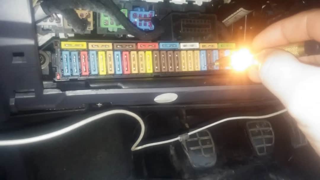 Jak sprawdzić bezpiecznik termiczny miernikiem, aby uniknąć problemów z urządzeniem