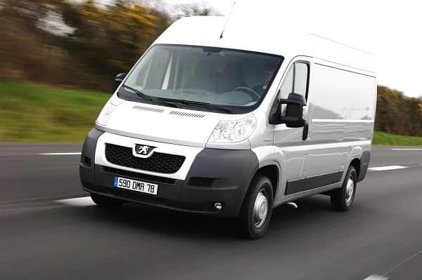Peugeot Boxer - gdzie są bezpieczniki i jak uniknąć problemów elektrycznych
