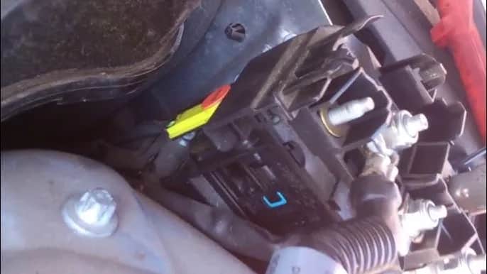 W204 mercedes c klasa - gdzie są bezpieczniki i jak je znaleźć