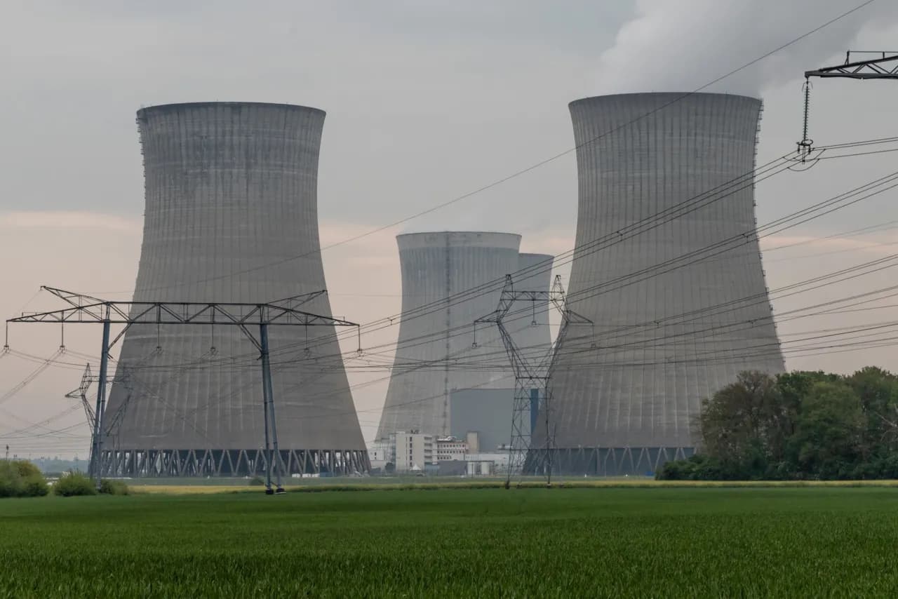 Kiedy zacznie działać elektrownia jądrowa w Polsce? Kluczowe daty i plany