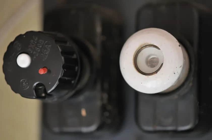 Uszkodzony bezpiecznik automatyczny – objawy, które mogą zaskoczyć