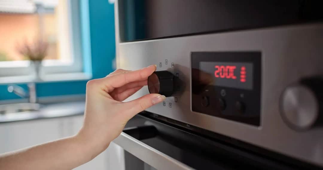 Ile prądu pobiera piekarnik z termoobiegiem? Zaskakujące dane o zużyciu