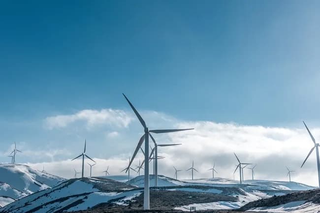 Jak działa elektrownia wiatrowa? Zaskakujące fakty o energii wiatrowej